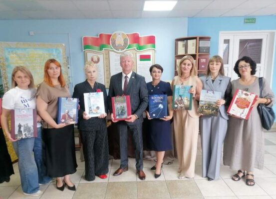 А.М.Маркевіч-у-Лідскай-раённай-бібліятэцы-1