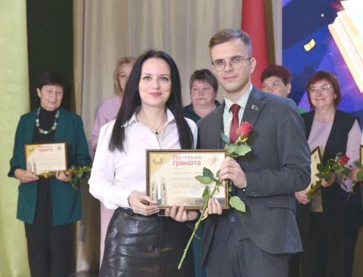 «С любовью к искусству»: День работников культуры прошёл в Ивье «С любовью к искусству»: День работников культуры прошёл в Ивье